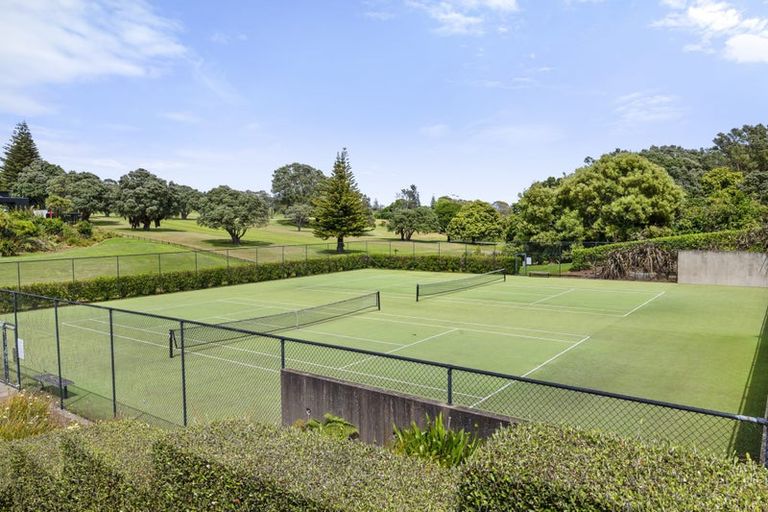 Photo of property in 3 St Andrews Parkway, Waiwhakaiho, New Plymouth, 4312