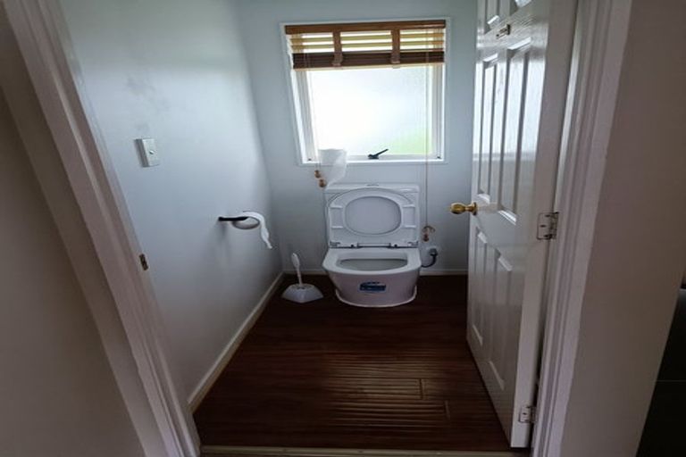 Photo of property in 1 Jay Court, Botany Downs, Auckland, 2010