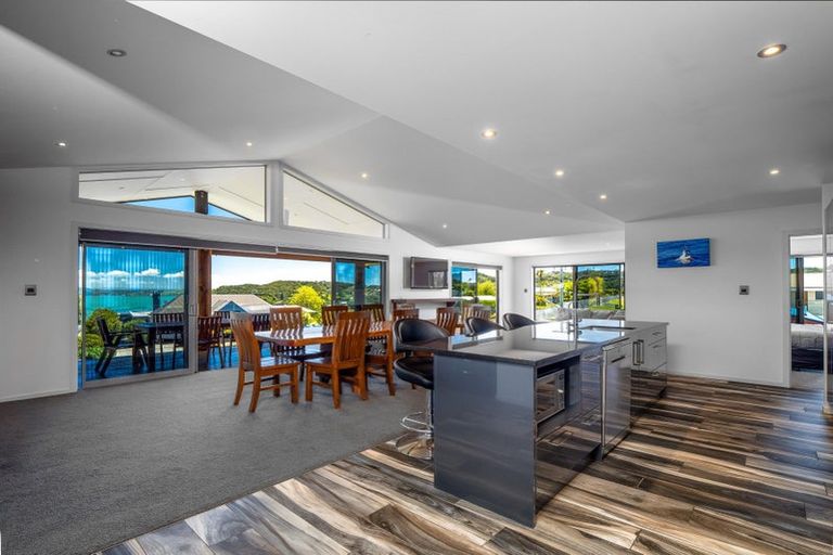 Photo of property in 14 Gould Street, Russell, 0202