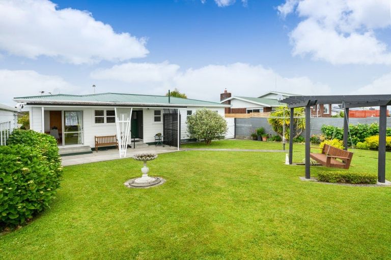 Photo of property in 12 Dewe Avenue, Feilding, 4702