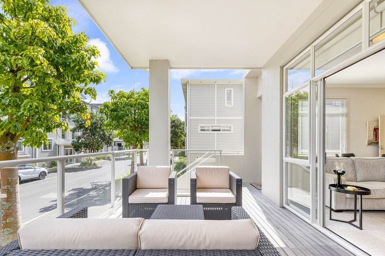 Photo of property in 16 Parkside Drive, Orewa, 0931