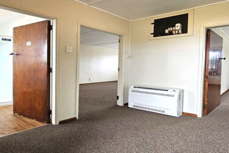 Photo of property in 15 Walter Street, Takapau, 4203