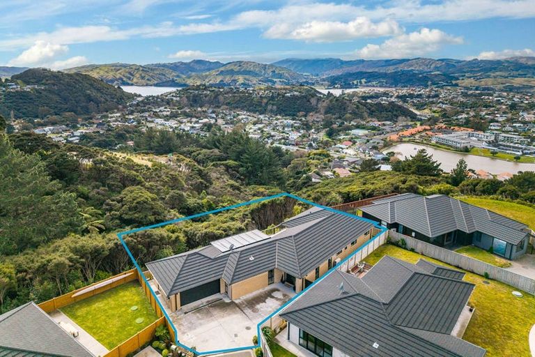 Photo of property in 27 Topsail Way, Whitby, Porirua, 5024