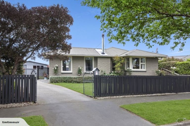 Photo of property in 20 Blossomdale Place, Bishopdale, Christchurch, 8053