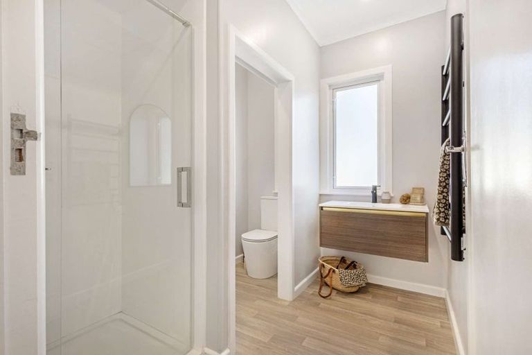 Photo of property in 221 Saint Leonards Avenue, Saint Leonards, Hastings, 4120