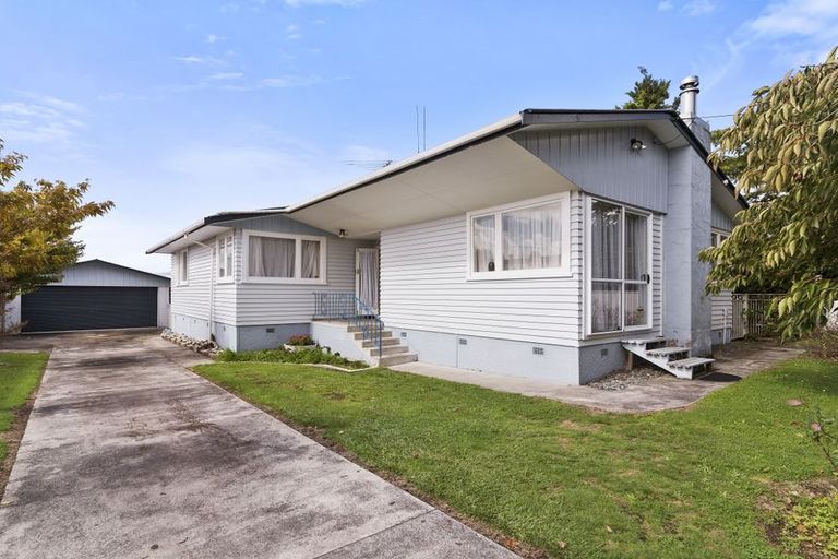 Photo of property in 10 Puweto Street, Selwyn Heights, Rotorua, 3015