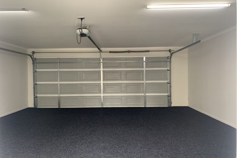 Photo of property in 16 Tarapiroe Avenue, Takanini, 2112