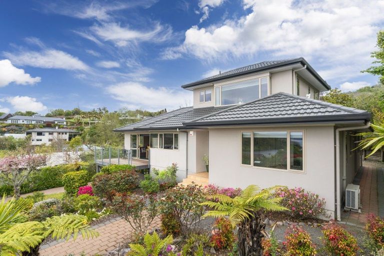 Photo of property in 19 Te Urunga Place, Acacia Bay, Taupo, 3330