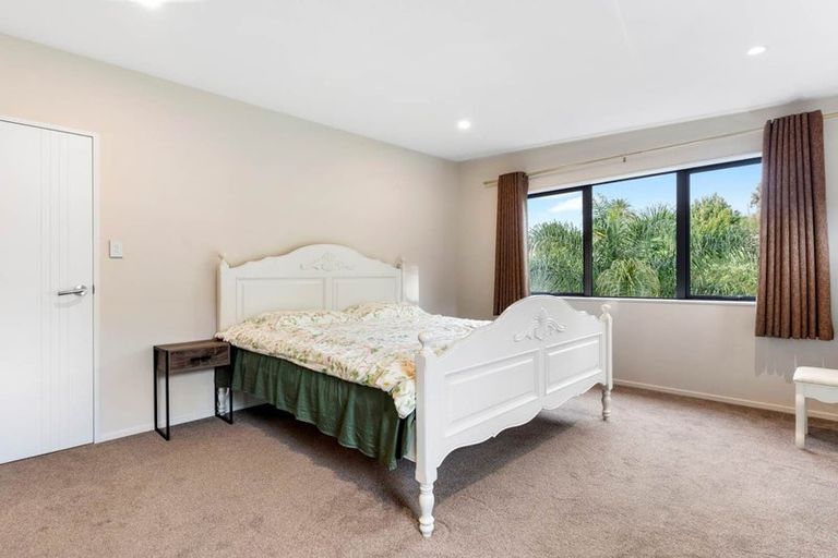Photo of property in 71 Hebron Road, Waiake, Auckland, 0630