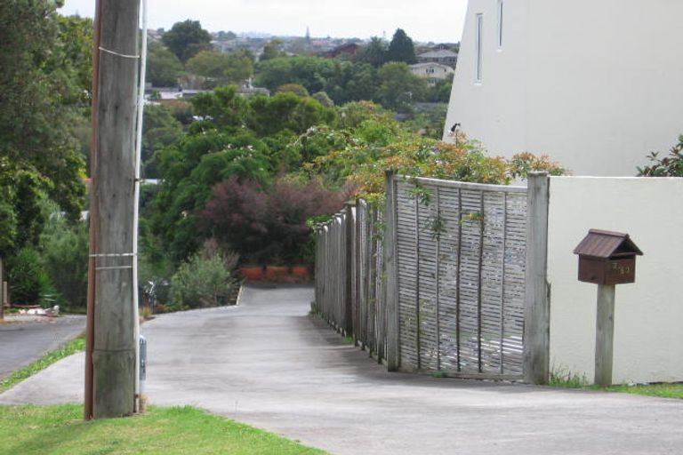 Photo of property in 1/53 Park Rise, Campbells Bay, Auckland, 0630