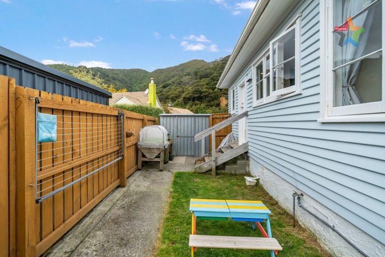 Photo of property in 15 Tyndall Street, Waiwhetu, Lower Hutt, 5010