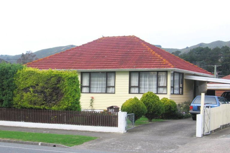 Photo of property in 203 Cambridge Terrace, Naenae, Lower Hutt, 5011