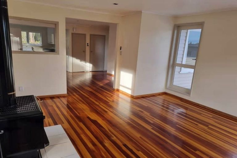 Photo of property in 13 View Road, Glenfield, Auckland, 0627