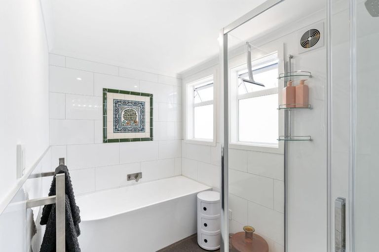 Photo of property in 218a Cambridge Street, Levin, 5510