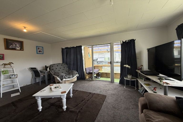 Photo of property in 24a Oregon Drive, Maoribank, Upper Hutt, 5018