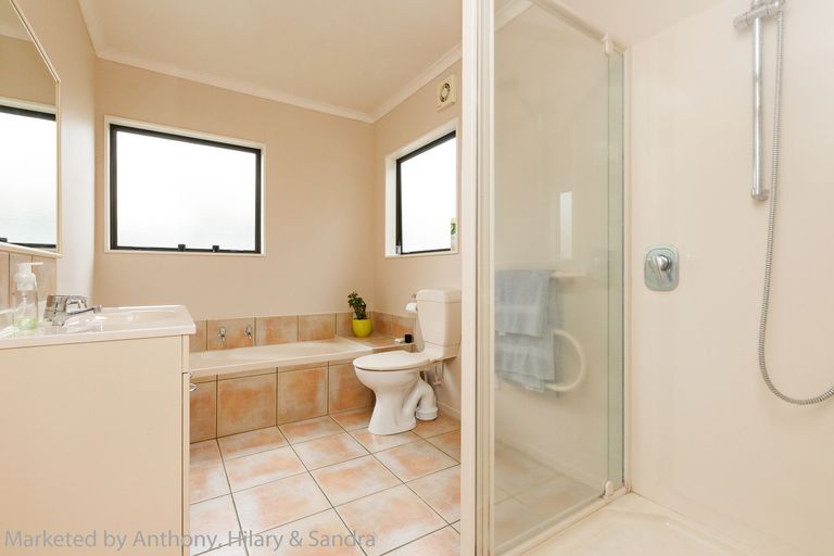 Photo of property in 3 Astrid Court, Awapuni, Palmerston North, 4412