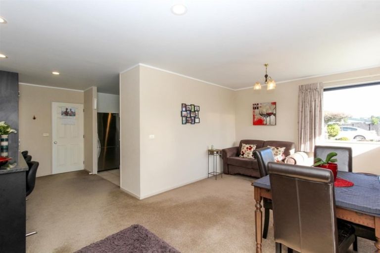 Photo of property in 54 Karina Road, Merrilands, New Plymouth, 4312