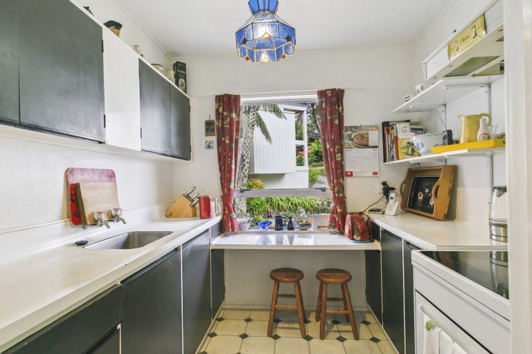 Photo of property in 11a Kamla Way, Khandallah, Wellington, 6035