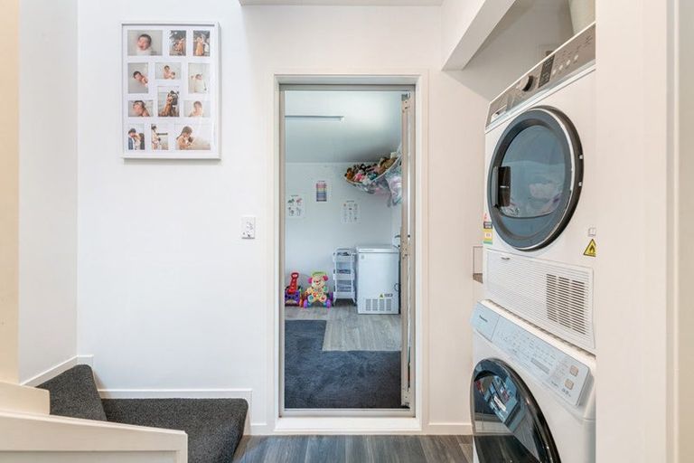 Photo of property in 46a Elliston Crescent, Stanmore Bay, Whangaparaoa, 0932