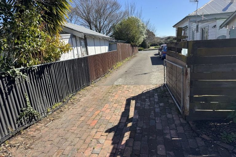 Photo of property in 1007a Caroline Road, Mayfair, Hastings, 4122