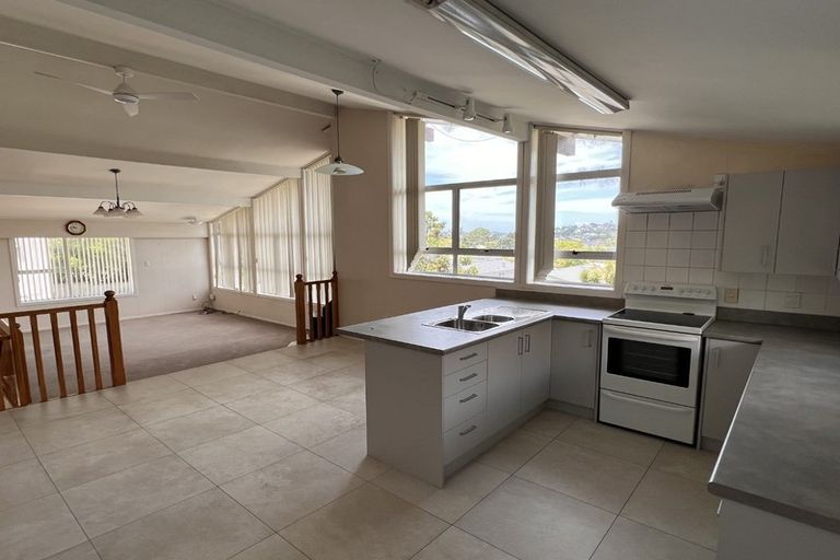 Photo of property in 86 Rosario Crescent, Red Beach, 0932