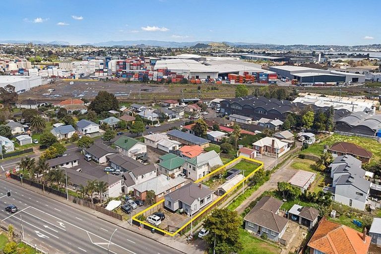 Photo of property in 127 Mangere Road, Otahuhu, Auckland, 1062