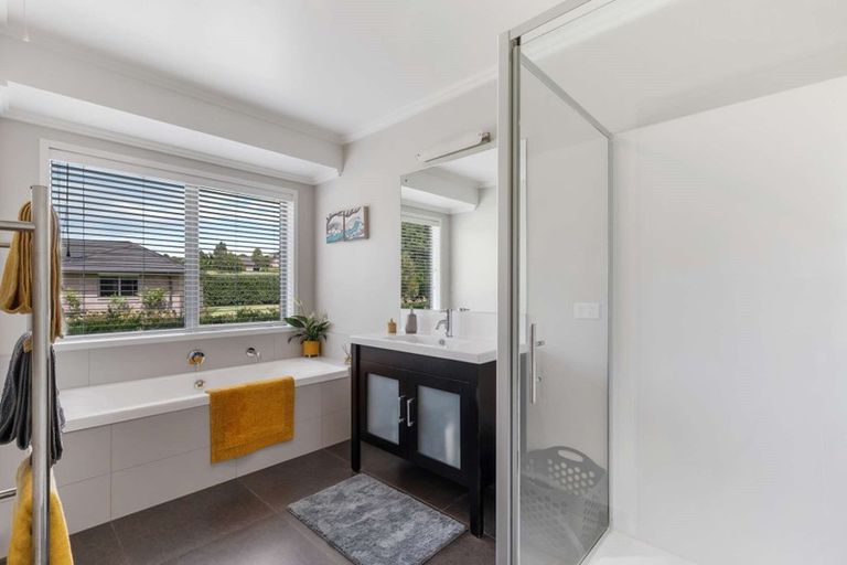 Photo of property in 17 Millbrook Drive, Waiuku, 2683