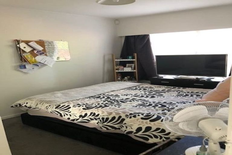 Photo of property in 1/49 Glenmore Road, Sunnyhills, Auckland, 2010