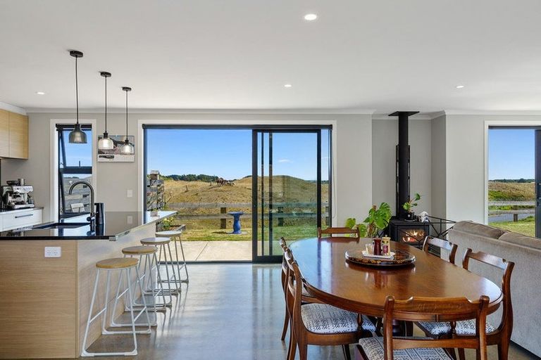 Photo of property in 174 Harakeke Road, Te Horo, Otaki, 5581