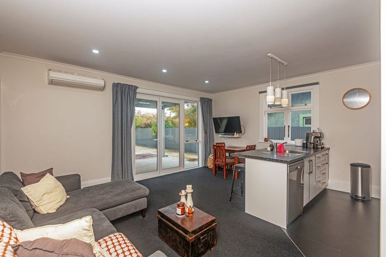 Photo of property in 11 Shamrock Street, Takaro, Palmerston North, 4412