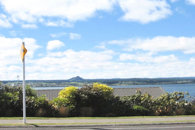 Photo of property in 807 Acacia Bay Road, Acacia Bay, Taupo, 3330