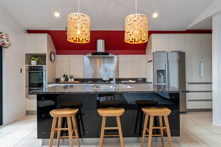 Photo of property in 52 Walter Road, Lowry Bay, Lower Hutt, 5013