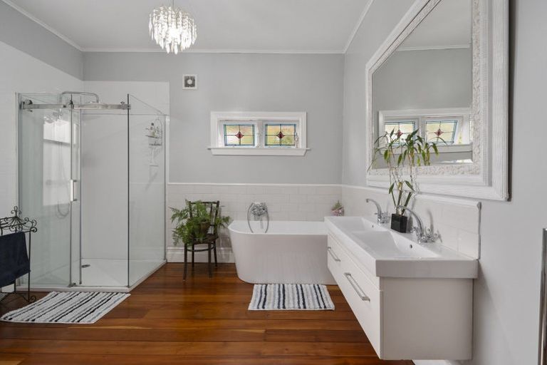 Photo of property in 89 Bridge Street, Bulls, 4818