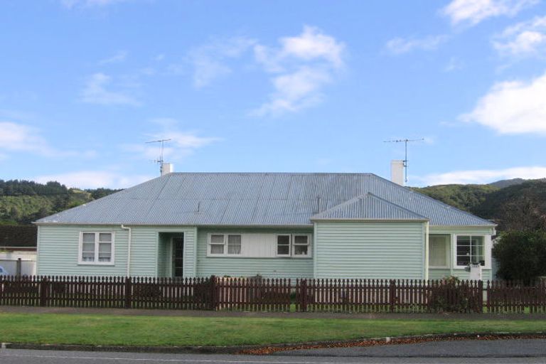 Photo of property in 1267 High Street, Taita, Lower Hutt, 5011