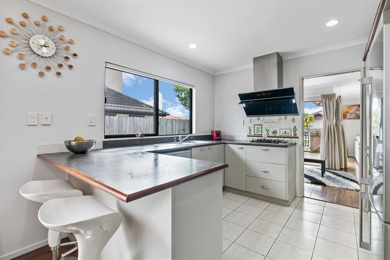 Photo of property in 9 Erne Crescent, East Tamaki, Auckland, 2016