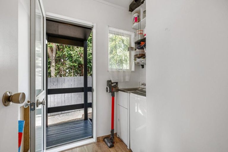 Photo of property in 2/4 Kahikatea Place, Ranui, Auckland, 0612