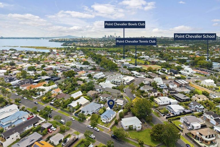 Photo of property in 5 Harbour View Road, Point Chevalier, Auckland, 1022