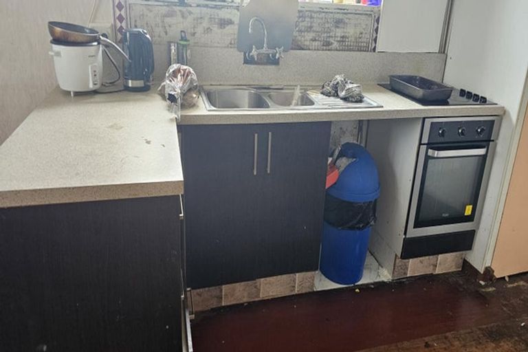 Photo of property in 185 Egmont Street, Patea, 4520