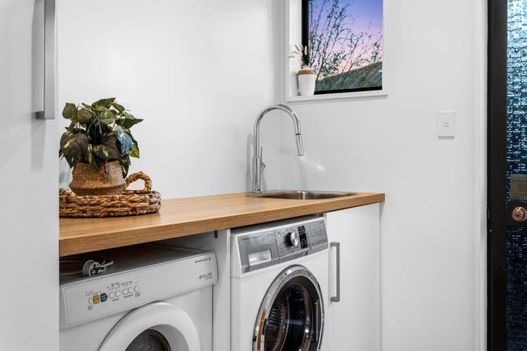 Photo of property in 12 Mervyn Drive, Avondale, Christchurch, 8061