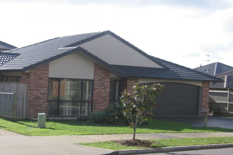 Photo of property in 5 Walter Haddrell Crescent, Flat Bush, Auckland, 2016