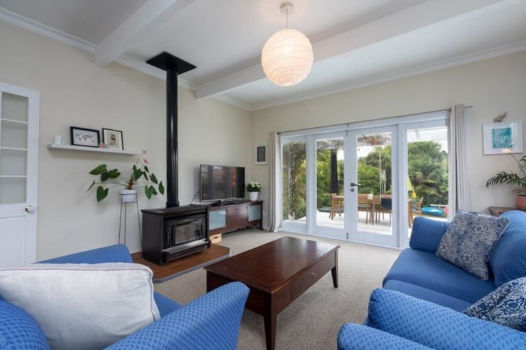 Photo of property in 213 Te Moana Road, Waikanae, 5036