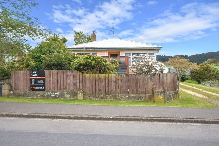 Photo of property in 50 Hall Road, Sawyers Bay, Port Chalmers, 9023