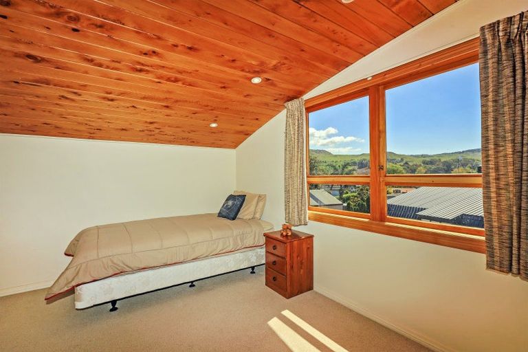 Photo of property in 68 Gillies Crescent, Waimarama, Havelock North, 4294