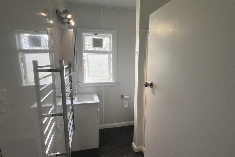 Photo of property in 76 Pitama Road, Awapuni, Palmerston North, 4412