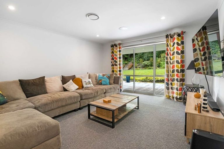 Photo of property in 2g Country Club Lane, Waiuku, 2123