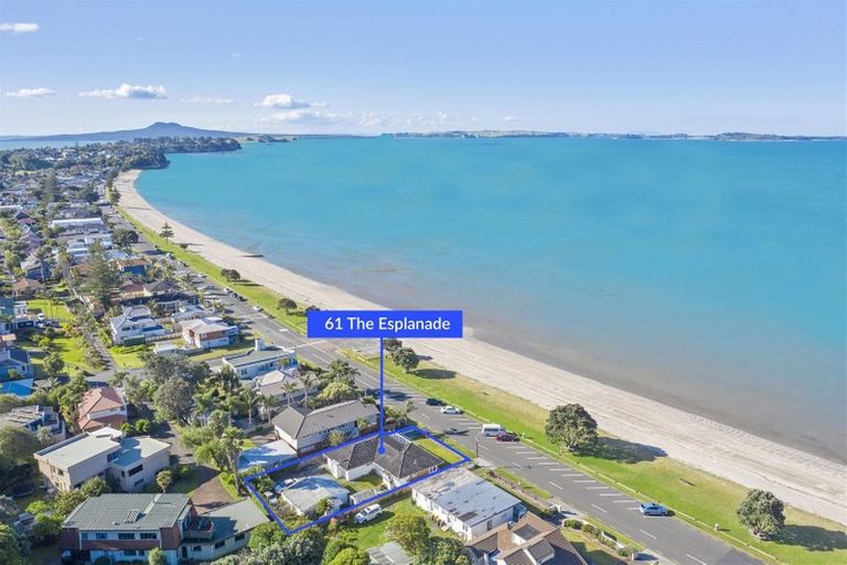 Photo of property in 61 The Esplanade, Eastern Beach, Auckland, 2012