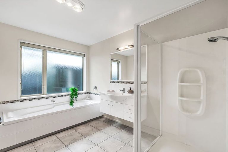 Photo of property in 10 Cyclamen Place, Aidanfield, Christchurch, 8025