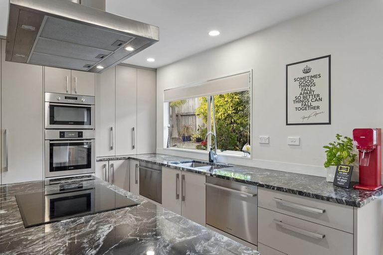 Photo of property in 3 Rifleman Rise, Unsworth Heights, Auckland, 0632