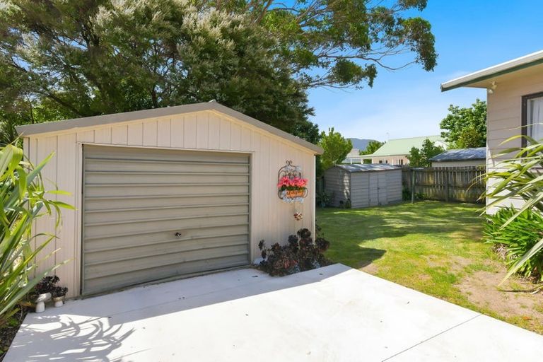 Photo of property in 5 Dennis Taylor Court, Paraparaumu, 5032