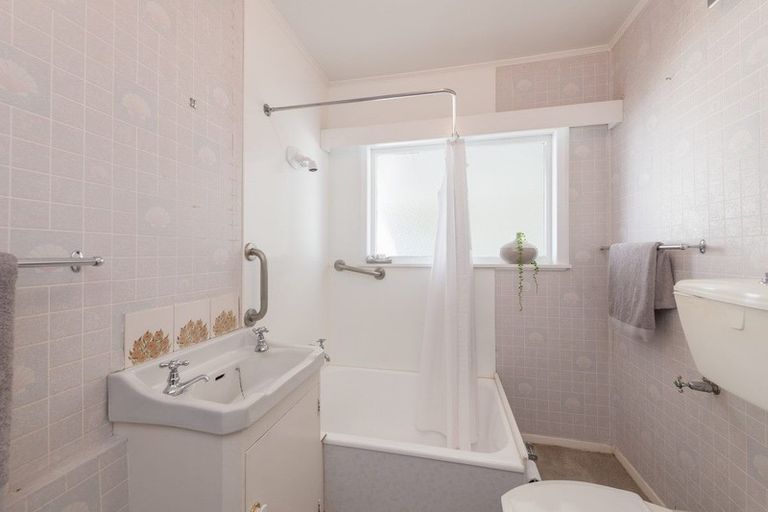 Photo of property in 2/6 Shakespeare Walk, The Wood, Nelson, 7010